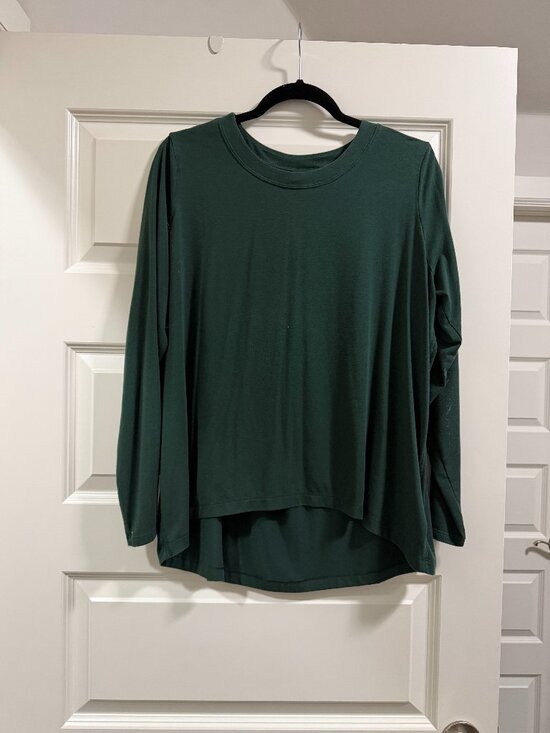 Athleta Tops - Certified Athleta oversized forest green long sleeve tee Sz M